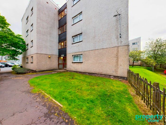 2 Bedroom Flat To Rent In Carnoustie Crescent, East Kilbride, South Lanarkshire, G75