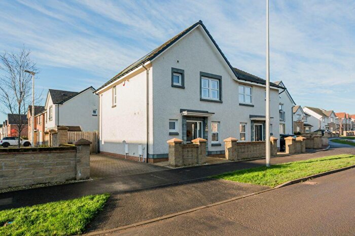 3 Bedroom Semi-Detached Villa For Sale In Slateford Road, Bishopton, PA7