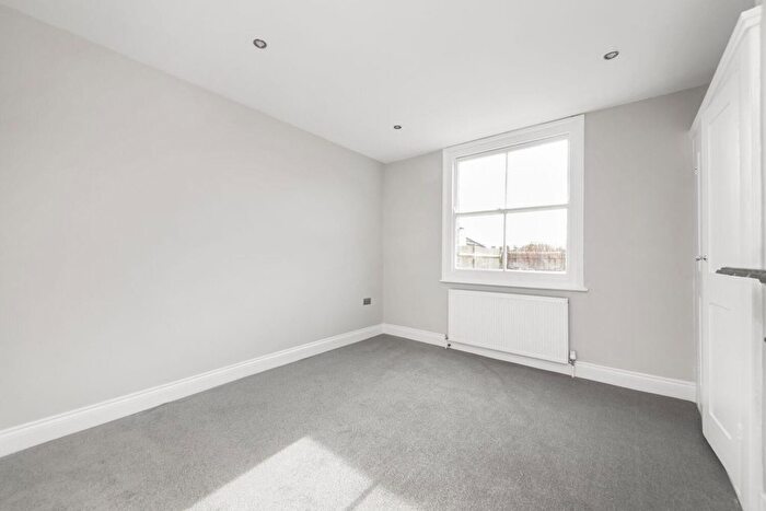 2 Bedroom Flat For Sale In Honor Oak Park, Forest Hill, SE23