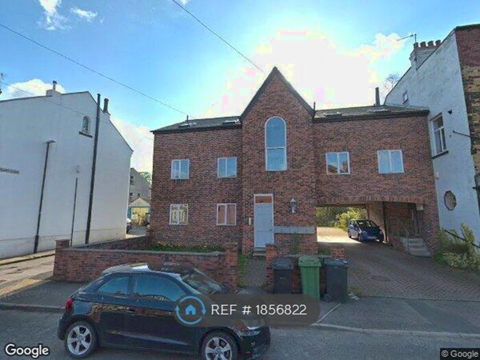 2 Bedroom Flat To Rent In Woodland Lane, Leeds, LS7