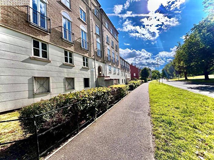 2 Bedroom Flat To Rent In Circular Road South, Colchester, CO2