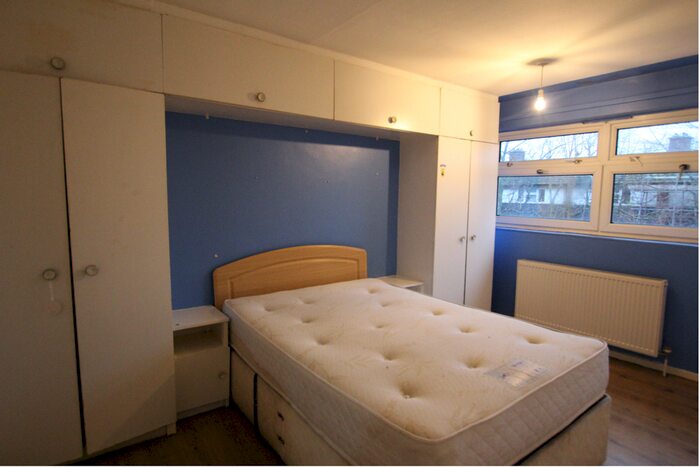 4 Bedroom Maisonette To Rent In Surrey Street, Plaistow, Eastham, E10