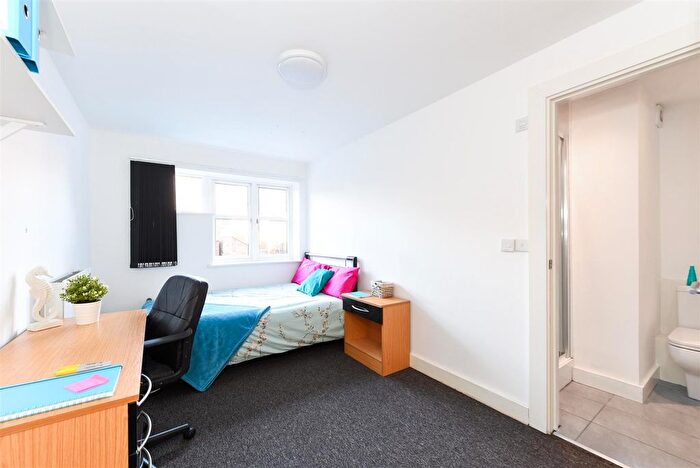 Studio To Rent In Welford Road, Knighton Fields, Leicester, LE2