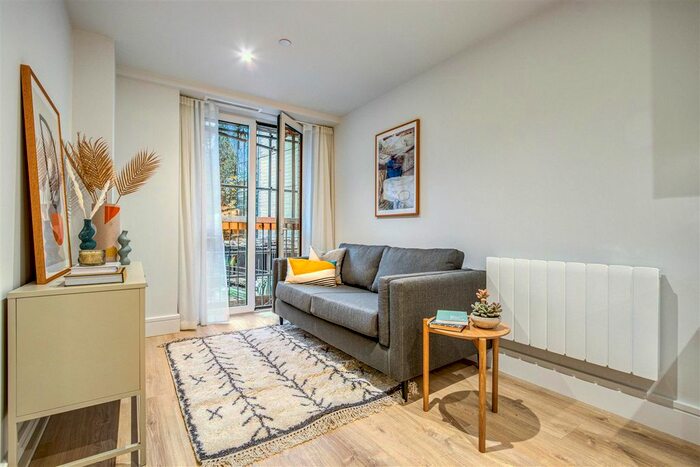 1 Bedroom Flat To Rent In Station Road, New Barnet, Barnet, EN5