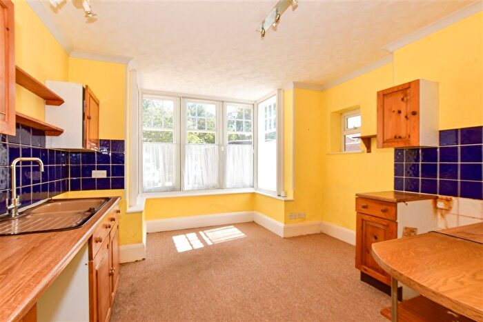 2 Bedroom Flat For Sale In Southdown Road, Freshwater, Isle Of Wight, PO40
