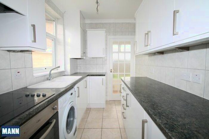 3 Bedroom Property To Rent In Brentlands Drive, Dartford DA1