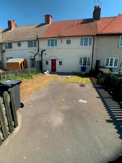 3 Bedroom Terraced House To Rent In The Crescent, Woodlands, Doncaster, DN6