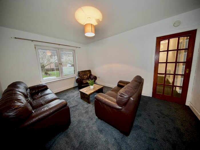 2 Bedroom Flat To Rent In Forth Crescent, Dundee, DD2