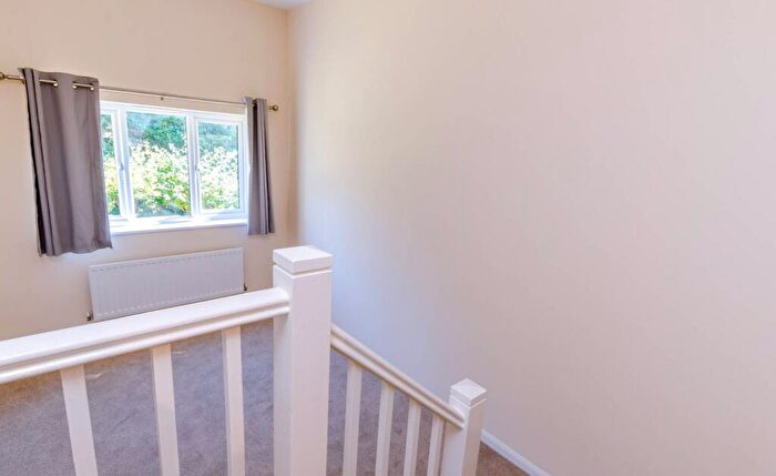 1 Bedroom Flat To Rent In Farnham Road, Guildford, GU2