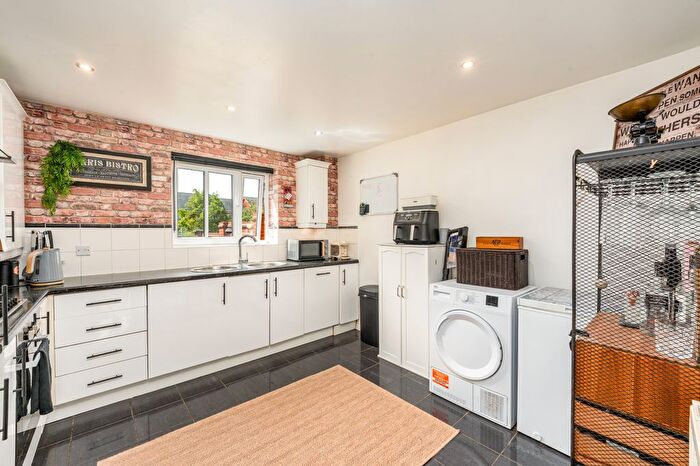 2 Bedroom Flat For Sale In Boundary Road, Birmingham, B23