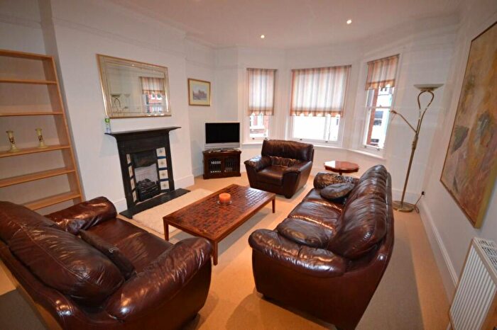 3 Bedroom Flat To Rent In Lyncroft Mansions, Lyncroft Gardens, London, NW6