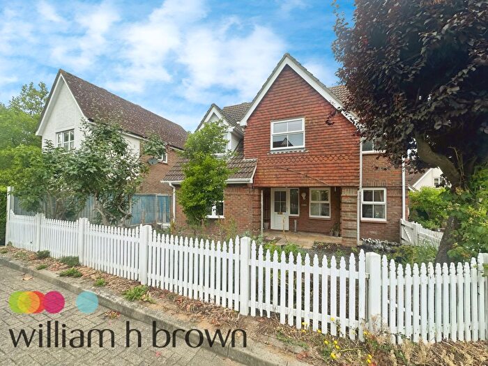 4 Bedroom Detached House To Rent In Wigeon Close, Great Notley, Braintree, CM77