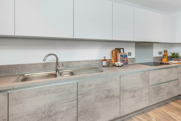 2 Bedroom Apartment To Rent In Bed, Nd Floor Dunlin At Pelican House In Fresh Wharf, IG11