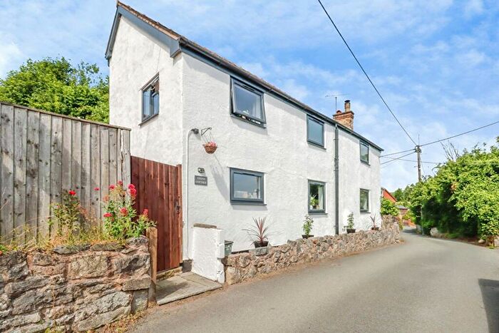 3 Bedroom Semi-Detached House For Sale In Woodlands Road, Froncysyllte, Llangollen, LL20