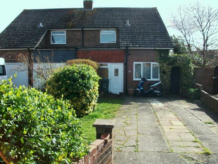 3 Bedroom Semi-Detached House To Rent In Churchill Close, Didcot, OX11