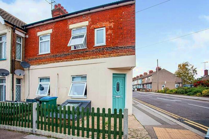 2 Bedroom Apartment To Rent In Harwoods Road, Watford, WD18