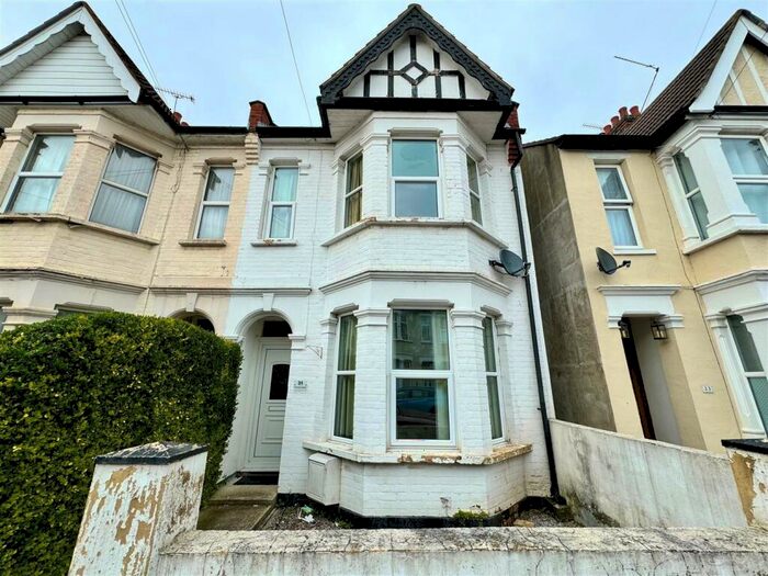 3 Bedroom Semi-Detached House To Rent In Rayleigh Avenue, Westcliff-On-Sea, SS0