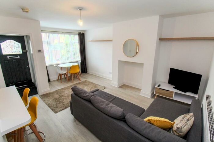 3 Bedroom Terraced House To Rent In Hessle Avenue, Hyde Park, Leeds, LS6