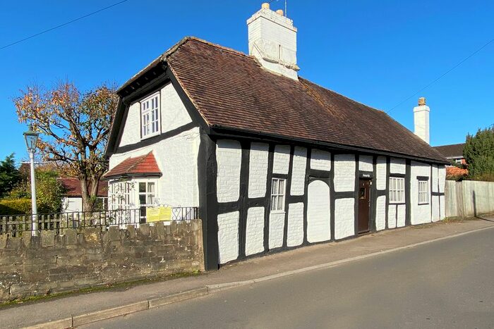 3 Bedroom Cottage To Rent In Green Lane, Hucclecote, Gloucester, GL3