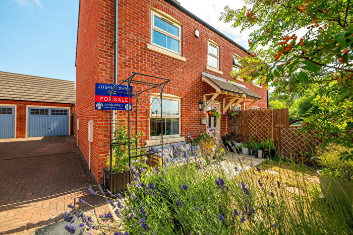 3 Bedroom Semi-Detached House For Sale In Chapter Close, Lincoln, LN6