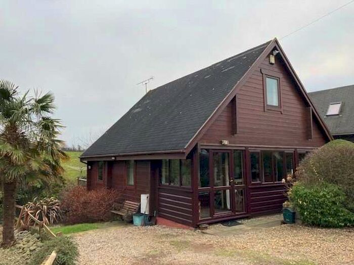 3 Bedroom Detached House For Sale In 19 Braich Farm Estate, Mynytho, Gwynedd, LL53