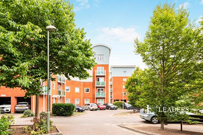 2 Bedroom Apartment To Rent In Reynolds Avenue, RH1