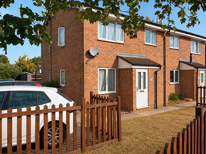 1 Bedroom Detached House For Sale In Milton Way, Houghton Regis, Dunstable, Bedfordshire, LU5