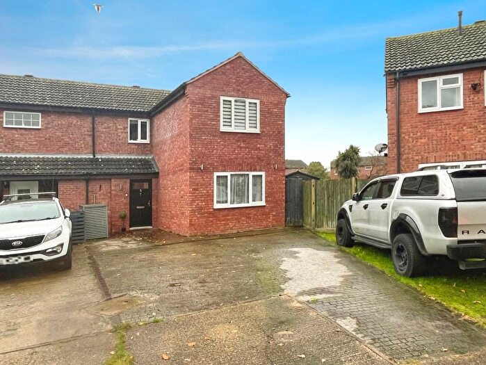 3 Bedroom Semi Detached House To Rent In Weasdale Court, Woking, Surrey, GU21