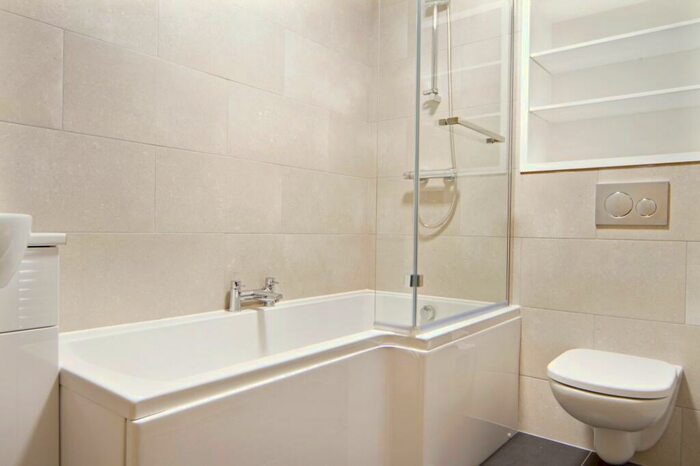 2 Bedroom Flat To Rent In Beaufort Place, Thompsons Lane, Cambridge, CB5
