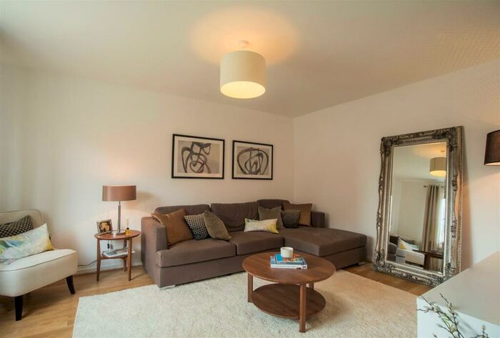 4 Bedroom Semi-Detached House To Rent In Regis Park, Cradley Heath, B64