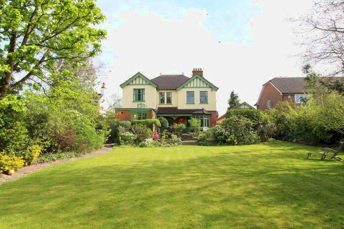 5 Bedroom Detached House For Sale In Durham Avenue, Bromley, BR2
