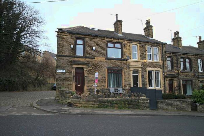 2 Bedroom End Of Terrace House To Rent In New Street, Idle, Bradford, BD10