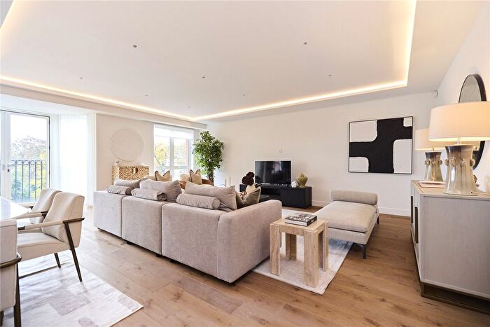 3 Bedroom Flat To Rent In Bayswater Road, London, W2