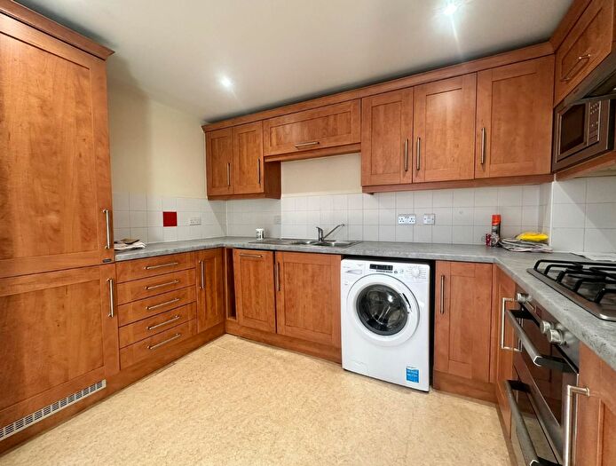 1 Bedroom Flat To Rent In Coombe Road, Brighton, BN2