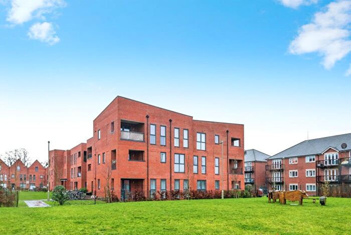 2 Bedroom Flat For Sale In William Morris Close, Oxford, OX4