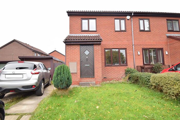 3 Bedroom Semi-detached House To Rent In Fernleigh Court, Wakefield, WF2