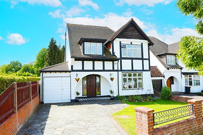 3 Bedroom Detached House For Sale In Park Avenue, Orpington, BR6