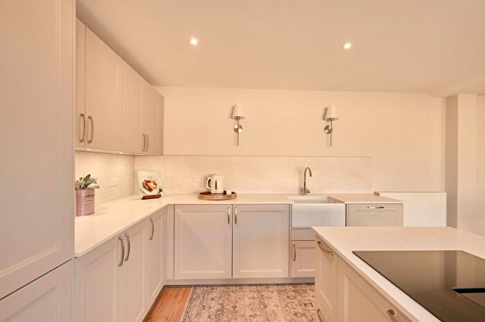 4 Bedroom Semi-Detached House To Rent In Lower End, Leafield, OX29