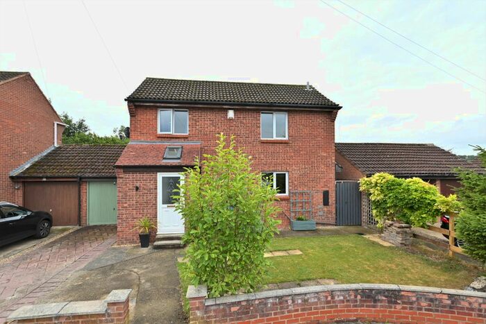 3 Bedroom Link Detached House For Sale In Southfield Avenue, Ripon, HG4