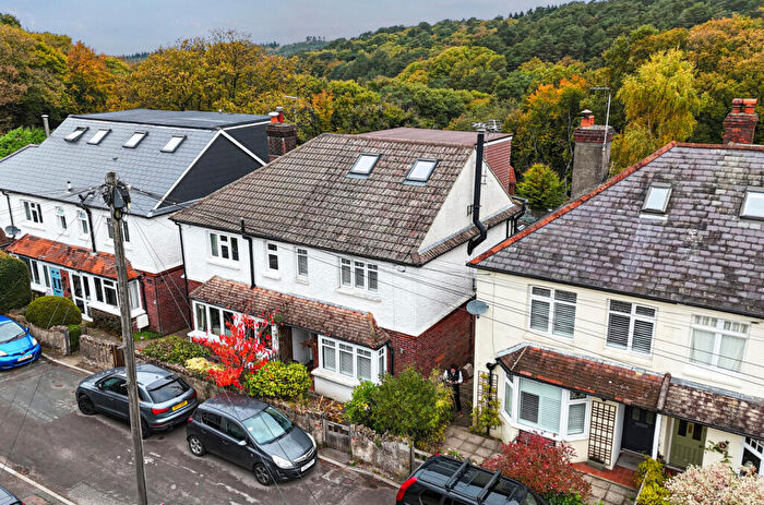 4 Bedroom Semi Detached House For Sale In Glen Road, Grayshott, Hindhead, Surrey, GU26