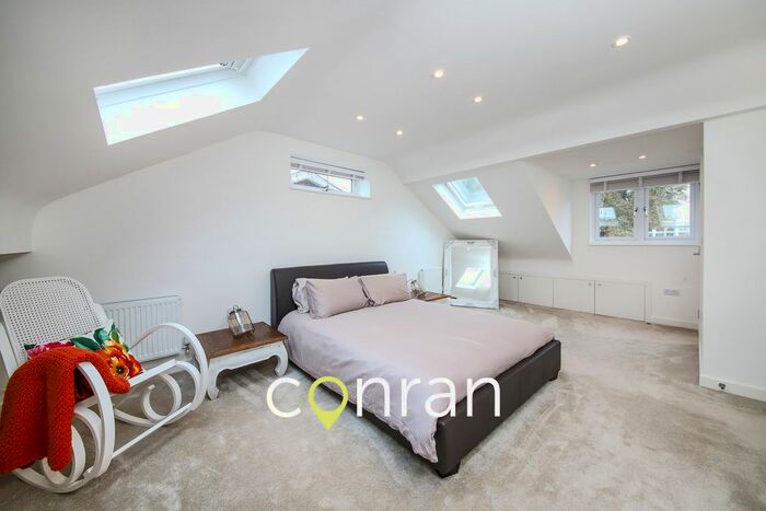 4 Bedroom Semi-Detached House To Rent In Lansdowne Mews, Charlton, SE7