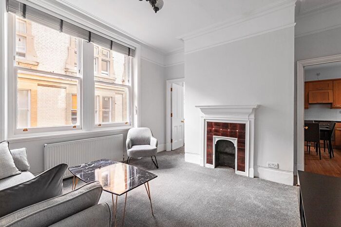 1 Bedroom Flat To Rent In Charing Cross Road, Covent Garden, WC2H