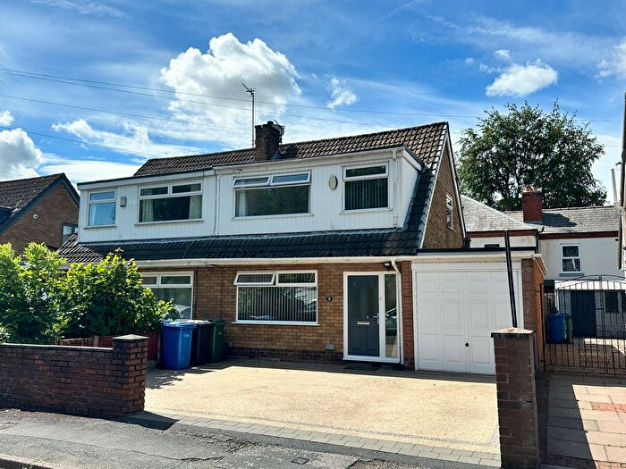 3 Bedroom Semi Detached House For Sale In Delafield Close, Fearnhead, Warrington, WA2