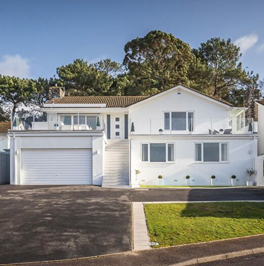 4 Bedroom Detached House For Sale In Avalon, Lilliput, Poole, BH14