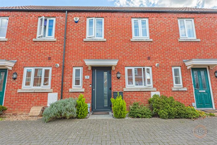 3 Bedroom Semi-Detached House For Sale In Humber Drive, Spalding, PE11