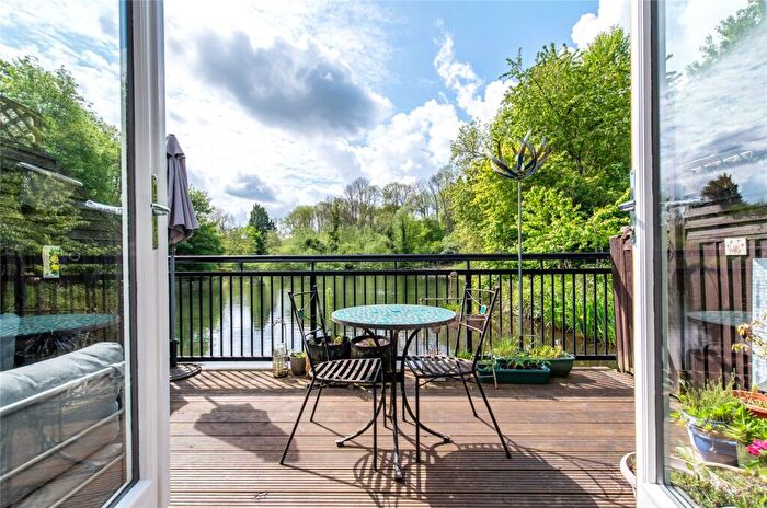 3 Bedroom Duplex For Sale In Hayle Mill Road, Maidstone, Kent, ME15