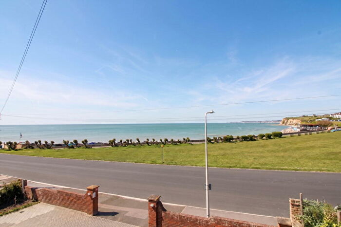 1 Bedroom Flat For Sale In Sea Road, Westgate-on-sea, CT8