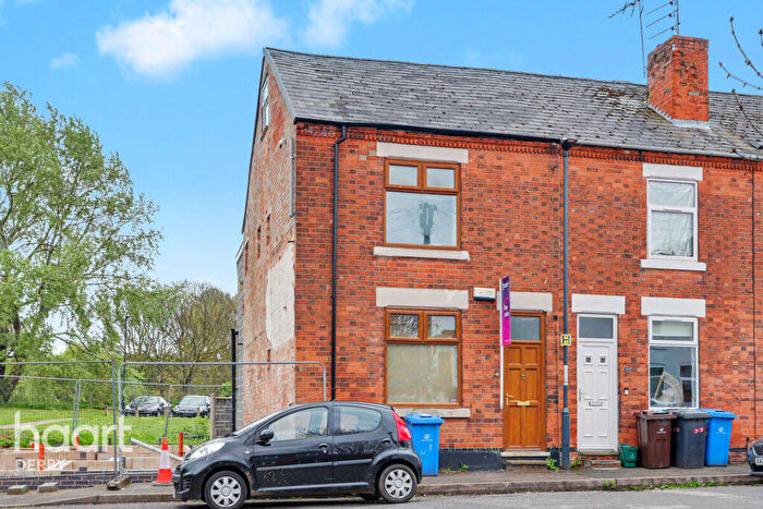 4 Bedroom Semi Detached House For Sale In Warwick Street, Derby, DE24