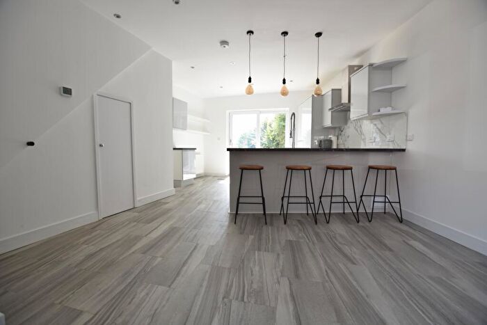 3 Bedroom House To Rent In Degema Road, Chislehurst, BR7