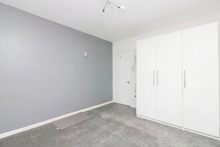 1 Bedroom Flat For Sale In Milton Road, Harpenden, AL5